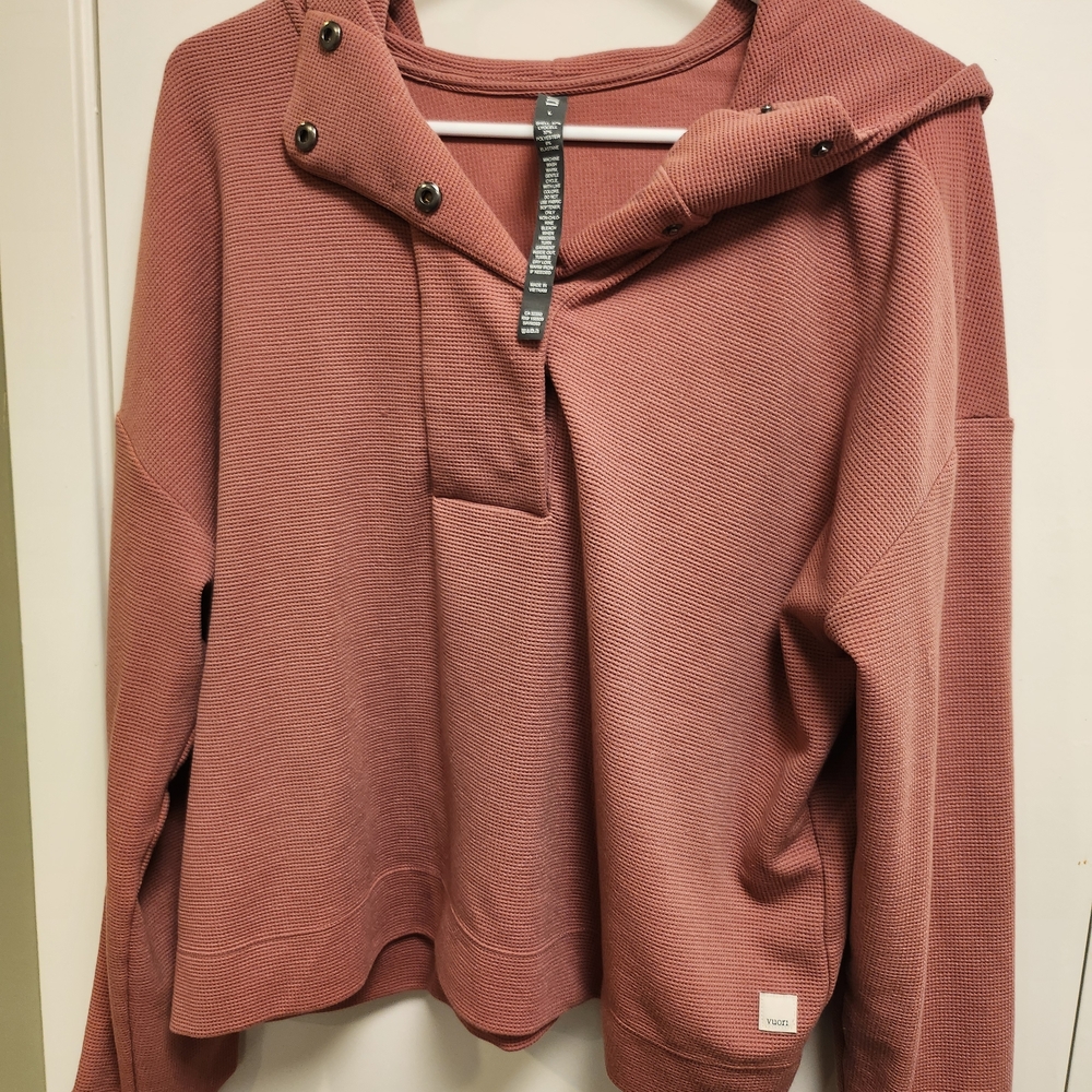 Vuori Waffle-Knit Hooded Pullover in Dusty Rose